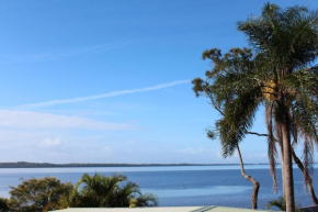 Tuggerah lakefront 4 bed 2 bath home with stunning views